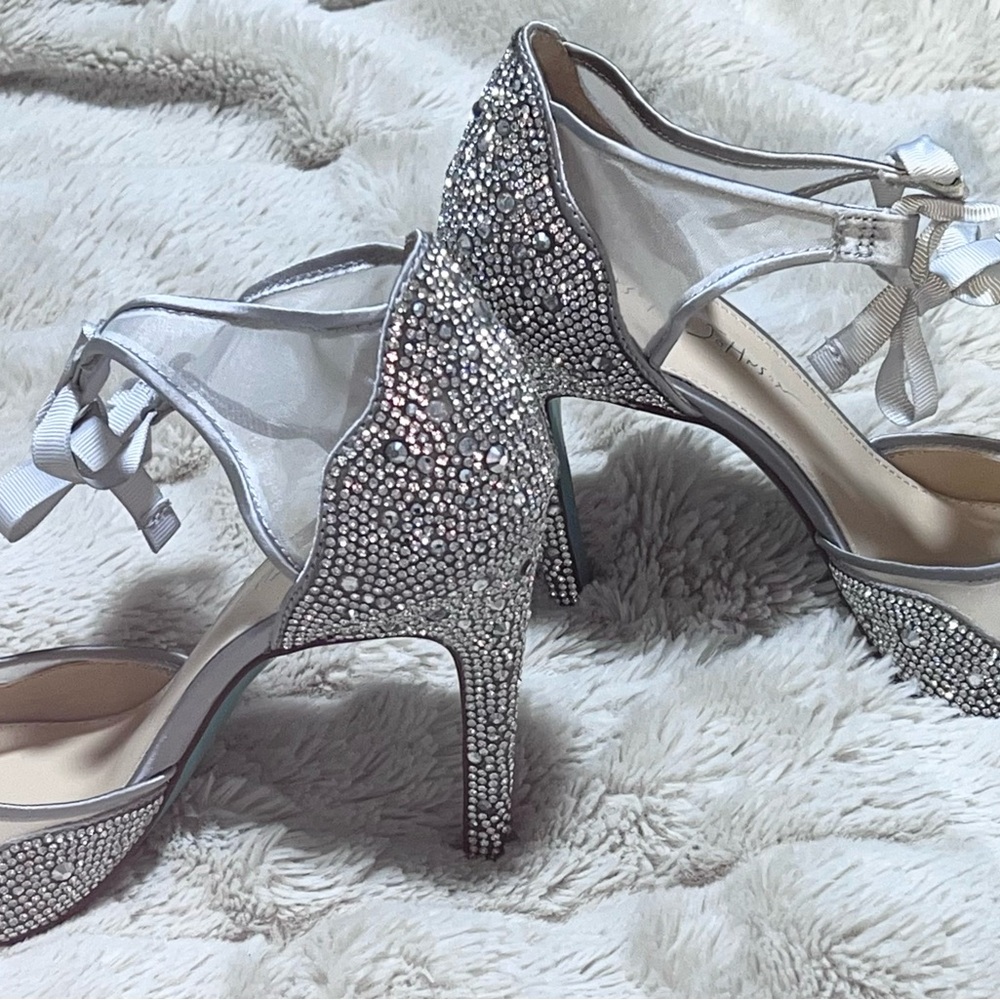 W7.5 Betsey Johnson Rhinestone Stilettos - Picture 4 of 14